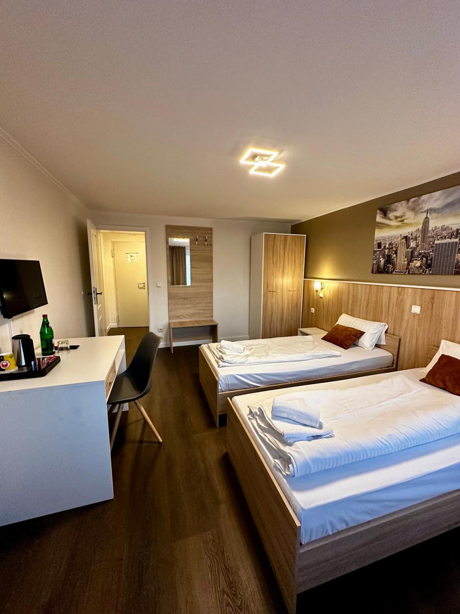 D&D Hotel By Wiggers Bad Oldesloe Exterior photo